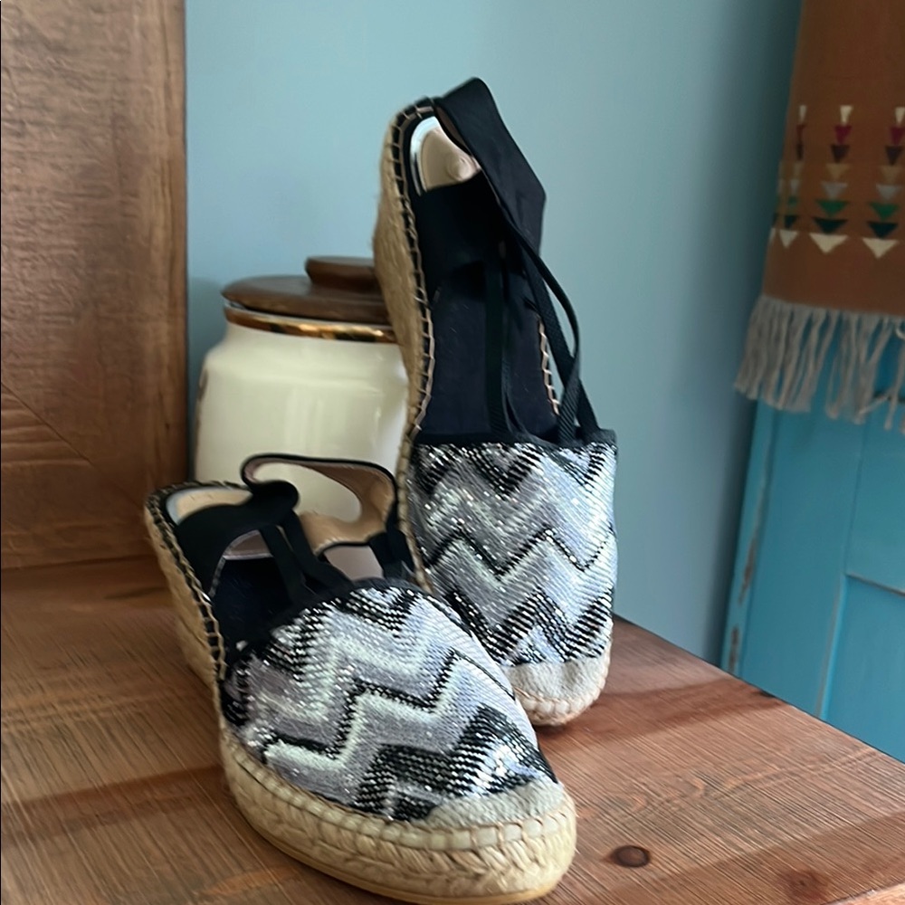 Black and White Chevron Espadrilles NEVER WORN